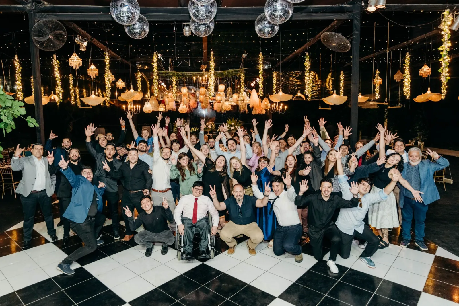 Equipo InovaBiz celebrando 14 años