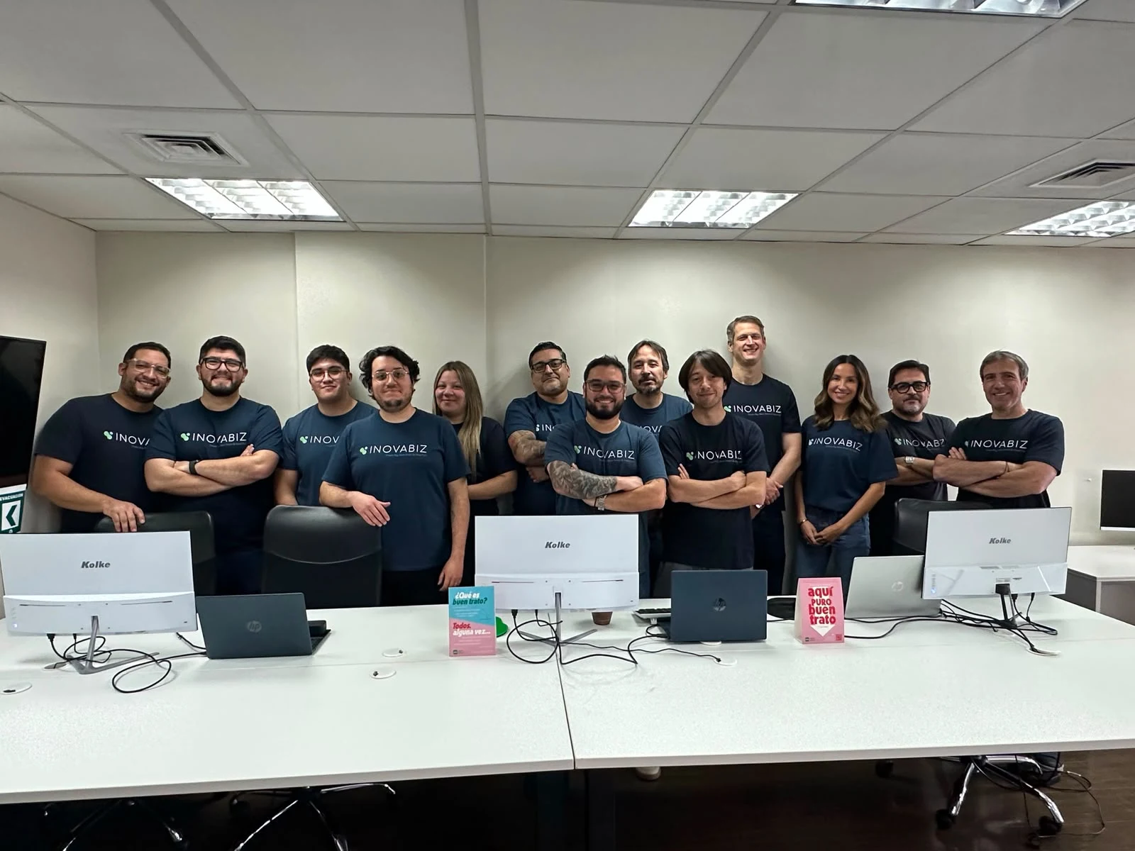 InovaBiz team gathered in the office
